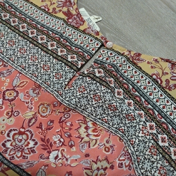 Multicolor Women's Top - Picture 6 of 6